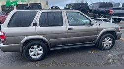 2001 Nissan Pathfinder LE