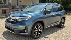 2021 Honda Pilot Touring w/Rear Captain's Chairs