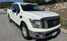 2017 Nissan Titan SV