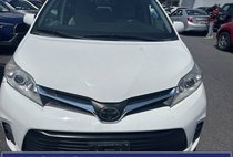 2018 Toyota Sienna LE