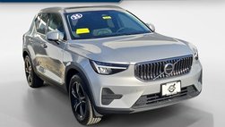 2025 Volvo XC40 B5 Plus Bright Theme