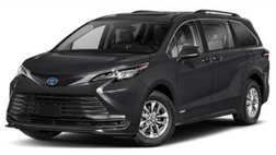 2022 Toyota Sienna LE 8-Passenger