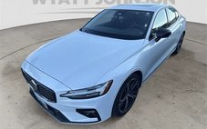 2024 Volvo S60 B5 Core Dark Theme