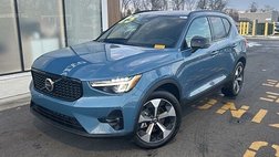 2025 Volvo XC40 B5 Plus Dark Theme