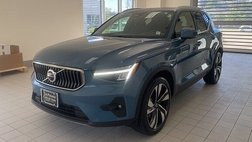 2023 Volvo XC40 B5 Plus Bright Theme