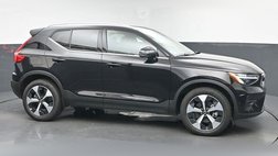 2025 Volvo XC40 B5 Plus Bright Theme