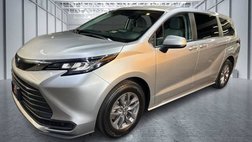 2022 Toyota Sienna LE 8-Passenger