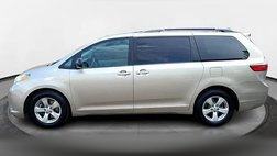 2016 Toyota Sienna LE