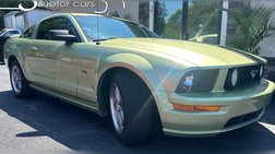 2005 Ford Mustang GT Deluxe