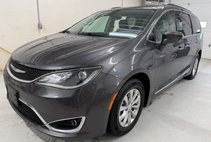 2017 Chrysler Pacifica Touring L FWD