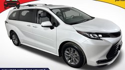 2022 Toyota Sienna XLE 8-Passenger
