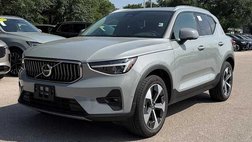 2025 Volvo XC40 B5 Plus Bright Theme