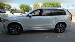 2021 Volvo XC90 T6 Momentum 6-Passenger