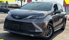 2022 Toyota Sienna LE 8-Passenger