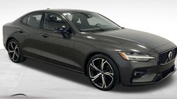 2024 Volvo S60 B5 Core Dark Theme