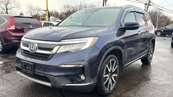 2019 Honda Pilot Touring w/Rear Captain's Chairs