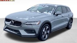 2025 Volvo V60 Cross Country B5 Plus
