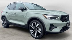 2023 Volvo XC40 B5 Plus Dark Theme