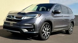 2022 Honda Pilot Touring w/Rear Captain's Chairs