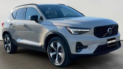 2025 Volvo XC40 B5 Plus Dark Theme