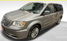2016 Chrysler Town and Country Touring-L
