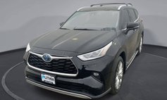 2023 Toyota Highlander Hybrid Platinum
