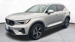 2025 Volvo XC40 B5 Core Bright Theme