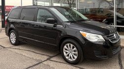 2013 Volkswagen Routan SE