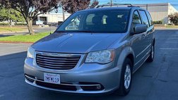 2013 Chrysler Town and Country Touring