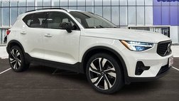 2023 Volvo XC40 B5 Plus Dark Theme