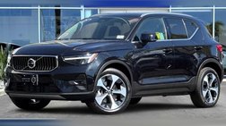 2025 Volvo XC40 B5 Plus Bright Theme