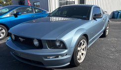 2005 Ford Mustang GT Deluxe