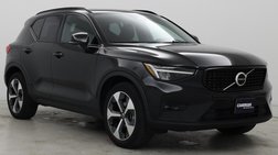 2023 Volvo XC40 B5 Plus Dark Theme