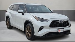 2023 Toyota Highlander Hybrid Bronze Edition