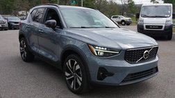 2023 Volvo XC40 B4 Ultimate Dark Theme