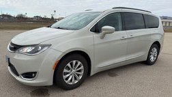 2017 Chrysler Pacifica Touring L FWD