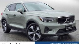 2025 Volvo XC40 B5 Plus Bright Theme