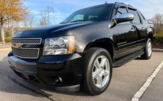 2013 Chevrolet Avalanche LS Black Diamond