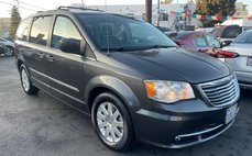 2016 Chrysler Town and Country Touring