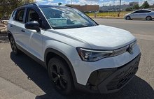 2025 Volkswagen Taos SE Black 4Motion