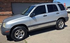 2001 Chevrolet Tracker Base