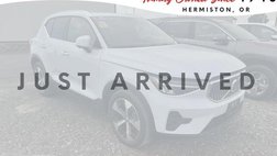 2024 Volvo XC40 B5 Plus Bright Theme