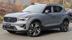 2023 Volvo XC40 B5 Plus Dark Theme