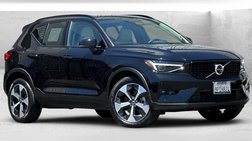 2025 Volvo XC40 B5 Plus Dark Theme