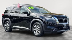 2023 Nissan Pathfinder SL