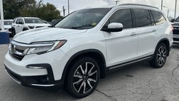 2022 Honda Pilot Touring w/Rear Captain's Chairs