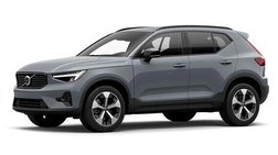 2023 Volvo XC40 B5 Ultimate Dark Theme