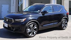 2025 Volvo XC40 B5 Plus Bright Theme