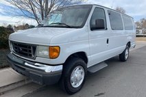 2006 Ford E-Series E-350 Super Duty XLT Extended Passenger Van