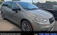 2025 Chrysler Pacifica Hybrid Select